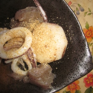 里芋といかのたっぷり胡麻の煮物